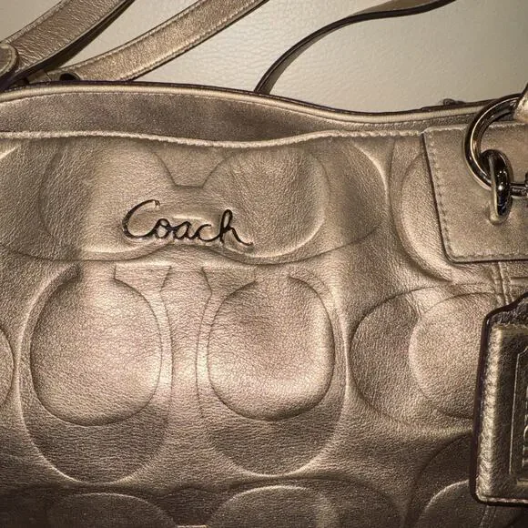 Coach East West Gallery tote bag in metallic gold embossed signature leather - Picture 2 of 10